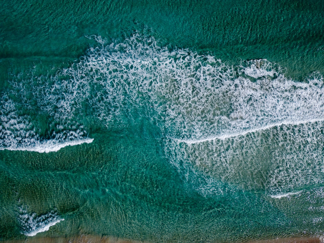 Surf in Italia: Le 10 Migliori Spiagge per Cavalcare le Onde